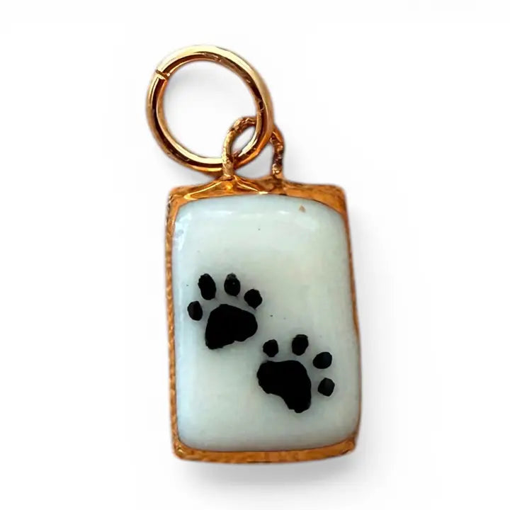 Shá Parlé Womens Jewelry Emoji Paw Prints Charm
