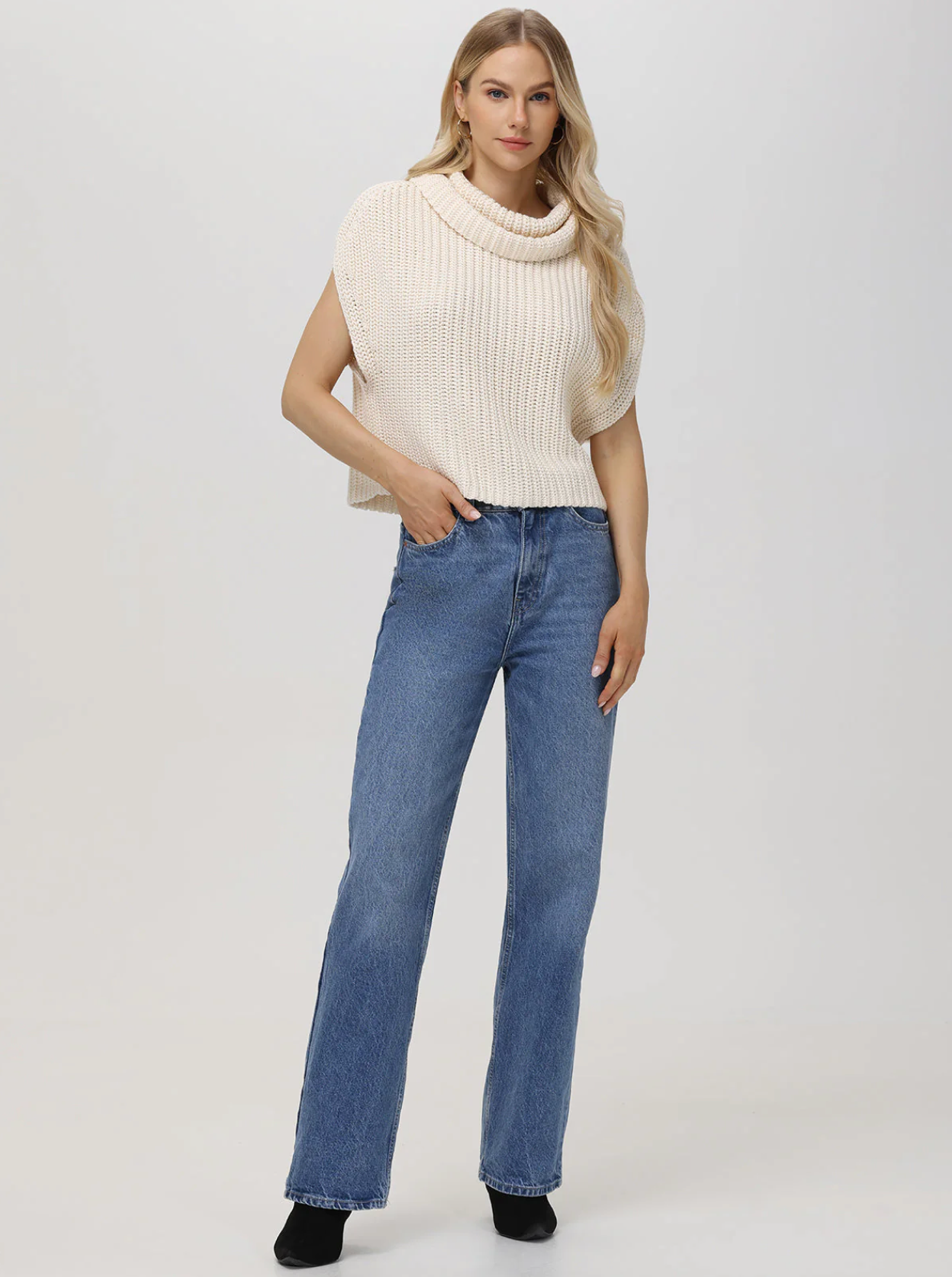 525 America Womens Sweaters Cate Sleeveless Turtleneck Sweater