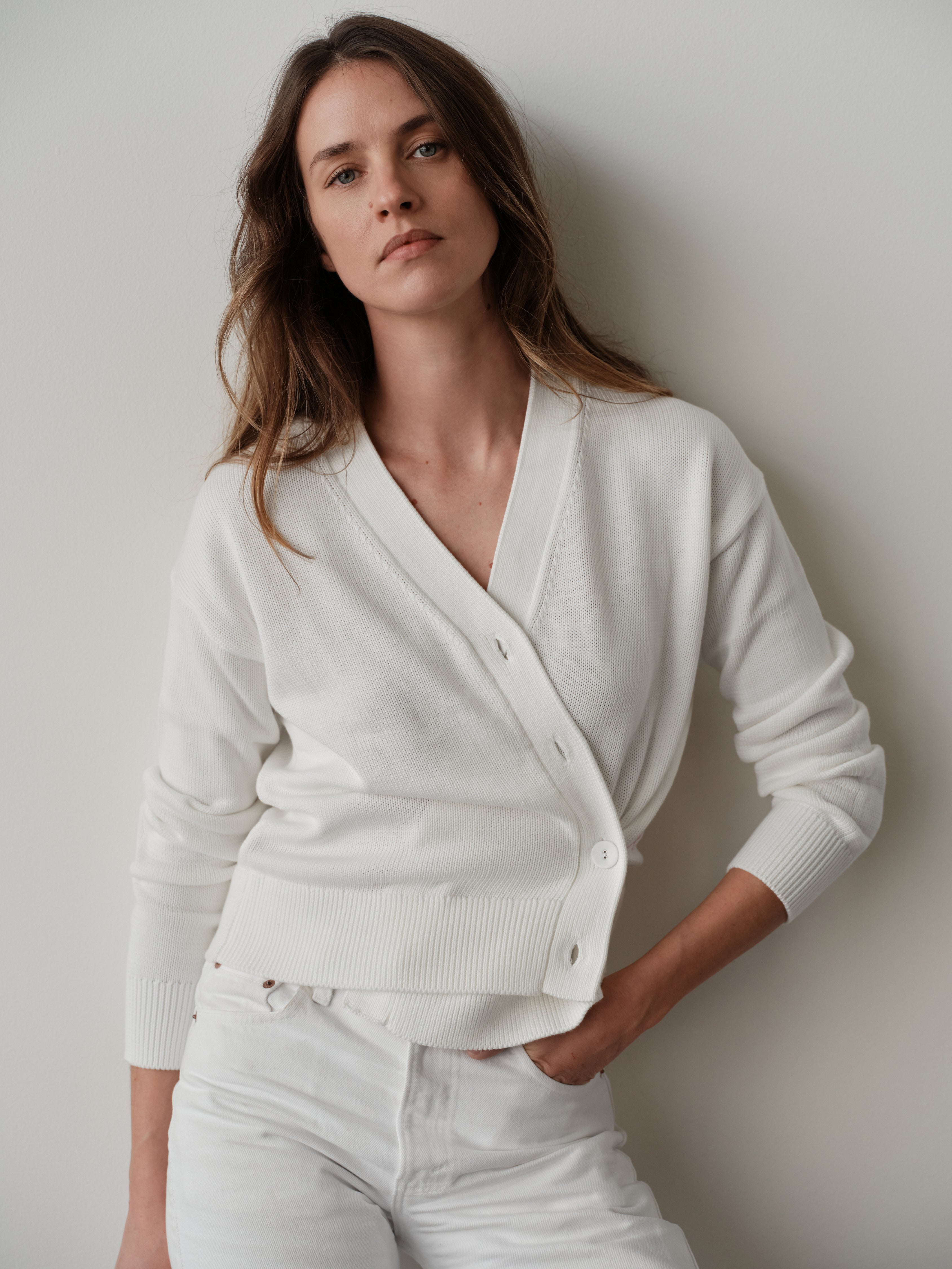 CISSA Womens Sweaters XS/S / White Cotton Knit The Waist Length Wrap Cardigan