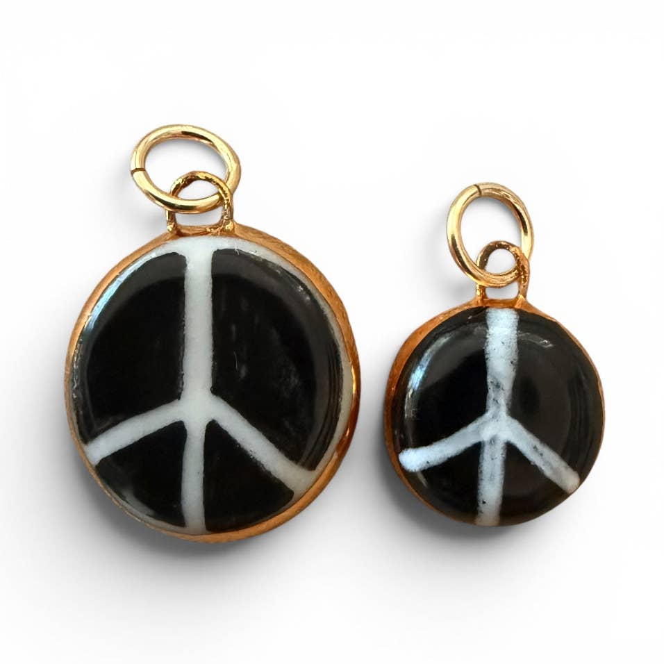 Shá Parlé Womens Jewelry B&W Peace Sign - Small Circle