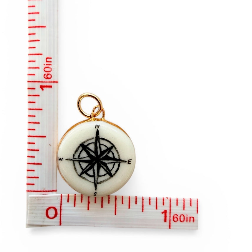 Shá Parlé Womens Jewelry Compass Charm